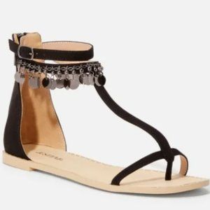 Flat black T-Strap sandal, 7.5